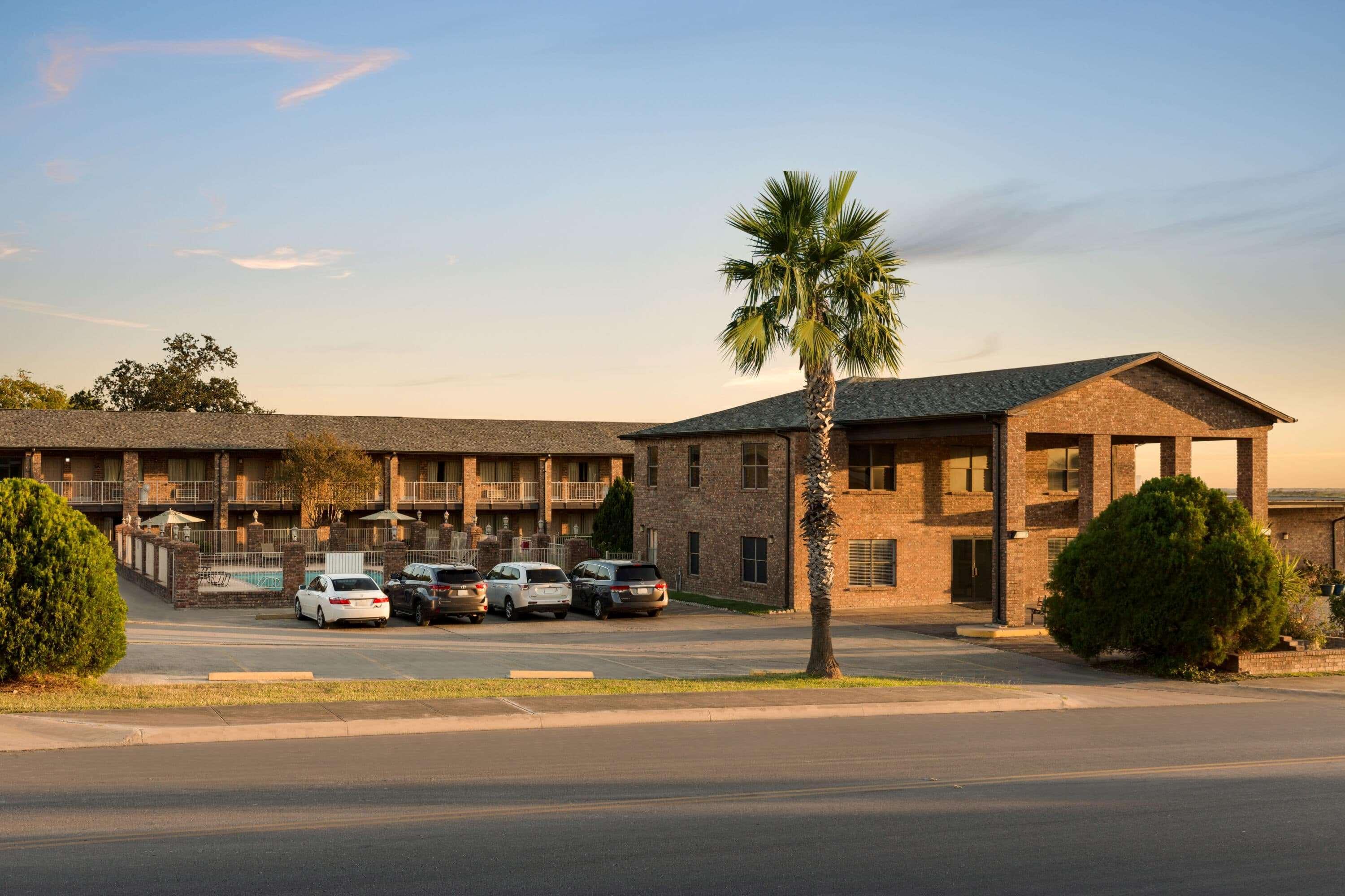 Super 8 By Wyndham Universal City Eksteriør bilde