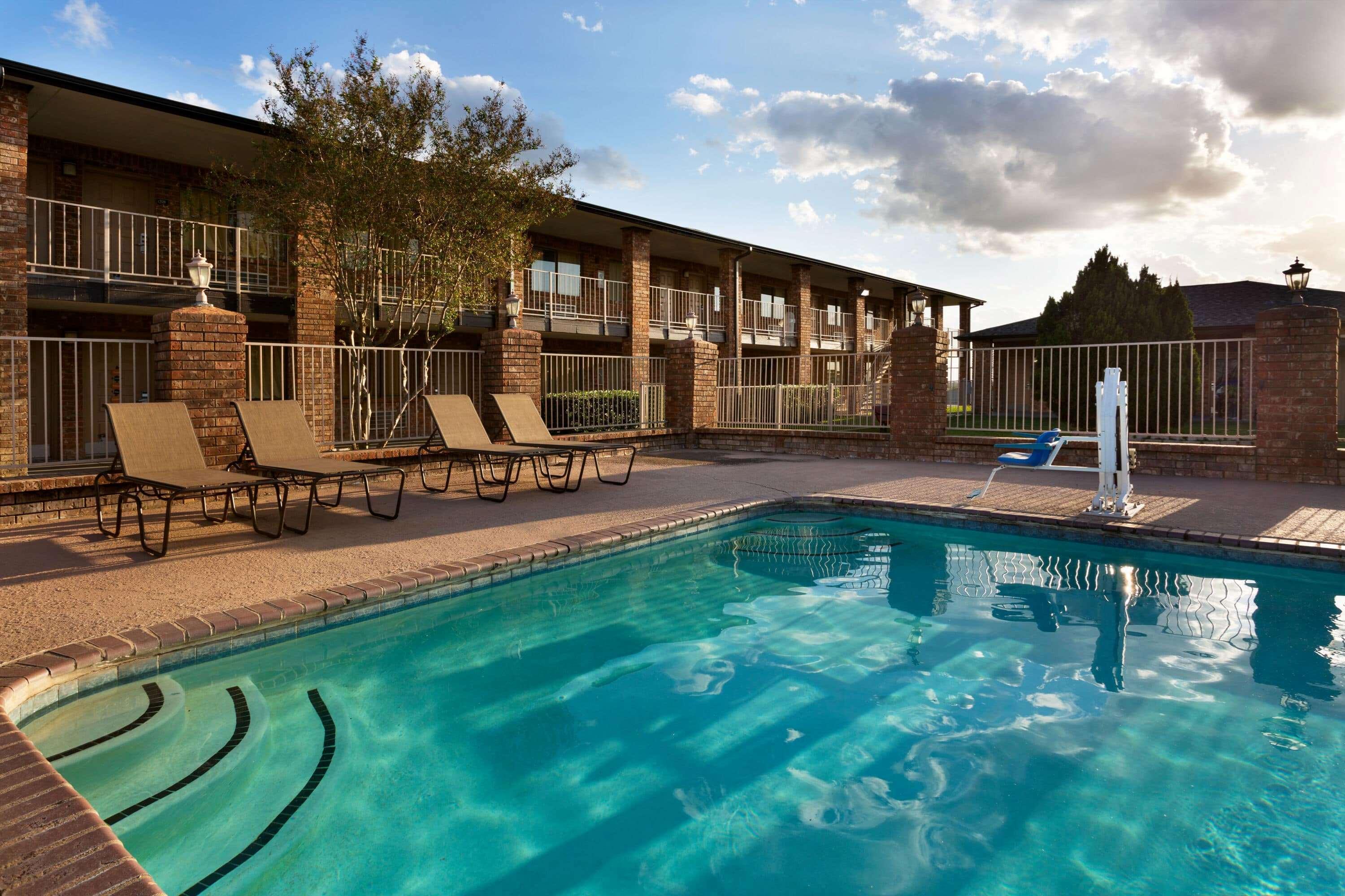 Super 8 By Wyndham Universal City Eksteriør bilde